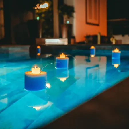 De Marcos De Lujo Con Piscina Privada 아로나
