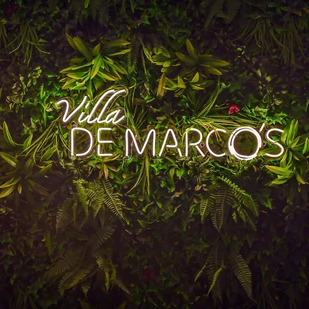 De Marcos *